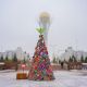 Фото пресс-службы акимата Астаны. В городе установили необычную новогоднюю елку — вязаную
