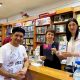 Фото из личного архива. Муджиб Джайхун в одном из книжных магазинов