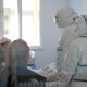 Фото пресс-службы президента. Садыр Жапаров посетил красную зону в Республиканской клинической инфекционной больнице