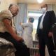 Фото 24.kg. Первую дозу «Спутника V» ввели 93-летнему хирургу Мамбету Мамакееву